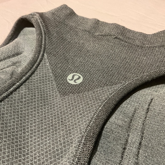 Lululemon mock neck sleeveless product sample top - Picture 4 of 4